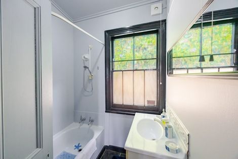 Photo of property in 4a Seaview Terrace, Bluff Hill, Napier, 4110