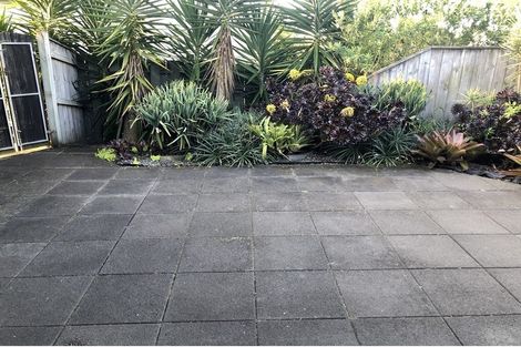 Photo of property in 6/28 William Bond Street, Stanley Point, Auckland, 0624