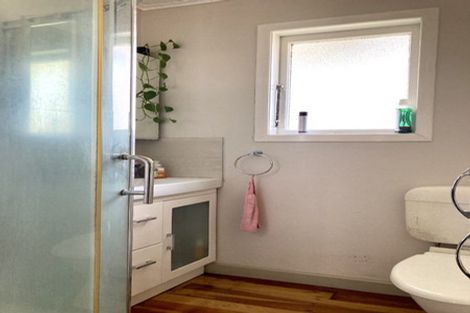 Photo of property in 672 Te Atatu Road, Te Atatu Peninsula, Auckland, 0610