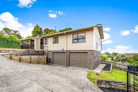 Photo of property in 2/19 Cassandra Grove, Totara Vale, Auckland, 0629
