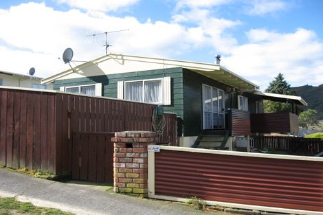 Photo of property in 14 Newburn Grove, Wainuiomata, Lower Hutt, 5014