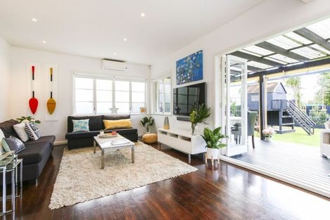 Photo of property in 265 Point Chevalier Road, Point Chevalier, Auckland, 1022