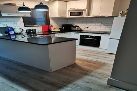 Photo of property in 2/104 Pakuranga Road, Pakuranga, Auckland, 2010