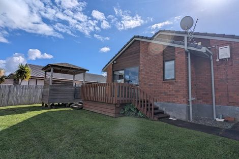 Photo of property in 10 Woodview Rise, Botany Downs, Auckland, 2010