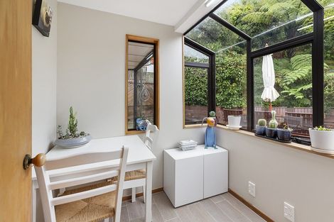 Photo of property in 25 Thatcher Crescent, Crofton Downs, Wellington, 6035