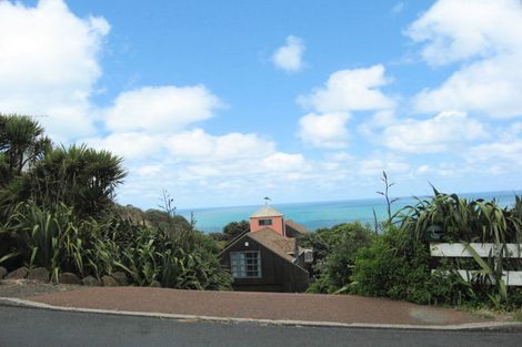 Photo of property in 43 Waitea Road, Muriwai, Waimauku, 0881