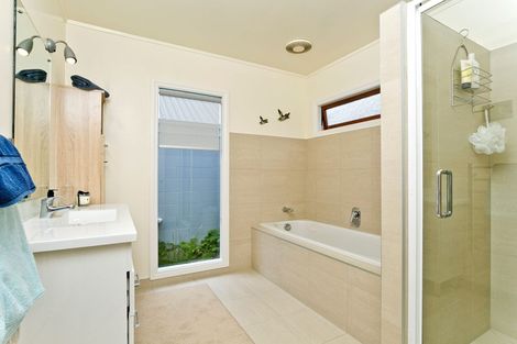 Photo of property in 11 Albany Highway, Unsworth Heights, Auckland, 0632