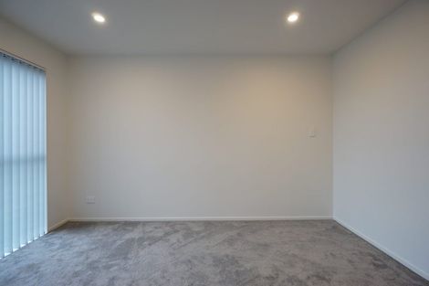 Photo of property in 3/26 Buscomb Avenue, Henderson, Auckland, 0610