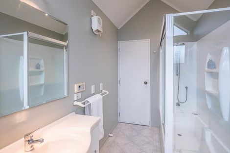 Photo of property in 247 Te Moana Road, Waikanae, 5036