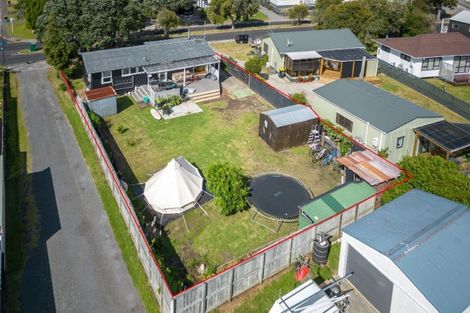Photo of property in 114 Chartwell Avenue, Whangamata, 3620