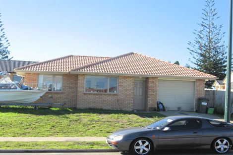 Photo of property in 56 Glenveagh Park Drive, Weymouth, Auckland, 2103