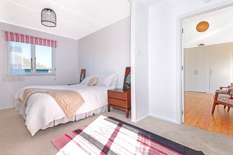 Photo of property in 25 Queens Road, Elgin, Gisborne, 4010