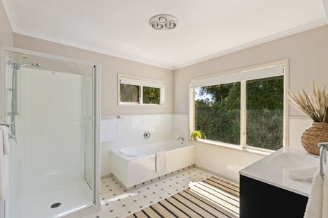 Photo of property in 540 Mountain Road, Lepperton, New Plymouth, 4373