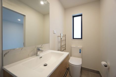 Photo of property in 3/26 Buscomb Avenue, Henderson, Auckland, 0610