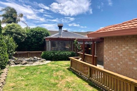 Photo of property in 3 Newinn Crescent, East Tamaki Heights, Auckland, 2016