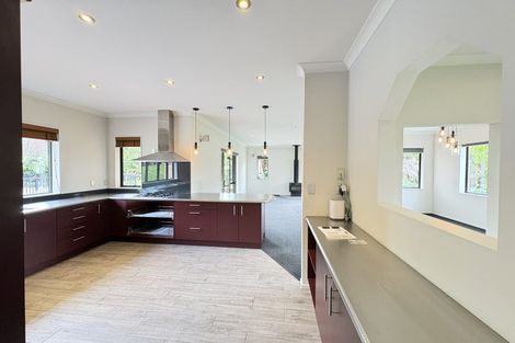 Photo of property in 30 Foster Road, Kumeu, 0891