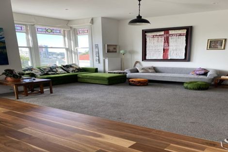 Photo of property in 32 Talavera Terrace, Kelburn, Wellington, 6012