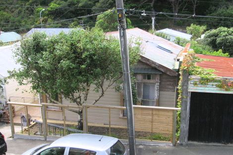 Photo of property in 39 Edinburgh Terrace, Berhampore, Wellington, 6023