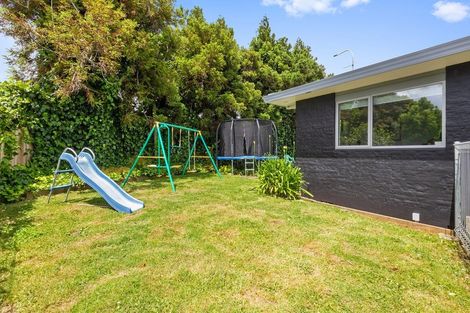 Photo of property in 1 John Dee Crescent, Red Beach, 0932