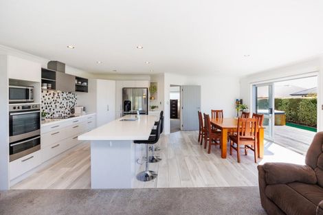 Photo of property in 1 Silicon Way, Fitzherbert, Palmerston North, 4410