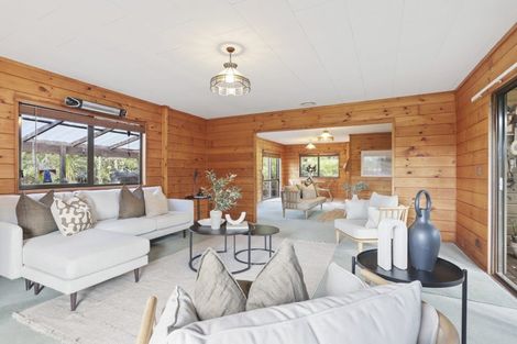 Photo of property in 14 Cochran Road, Oratia, Auckland, 0604