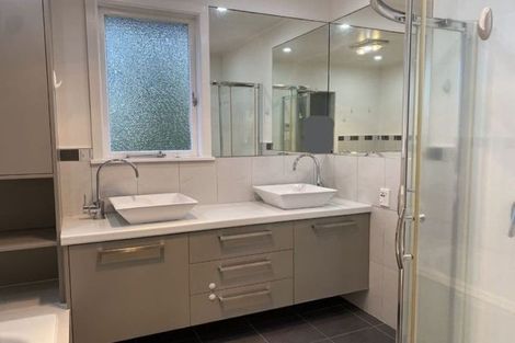 Photo of property in 25 Hutchinsons Road, Bucklands Beach, Auckland, 2014