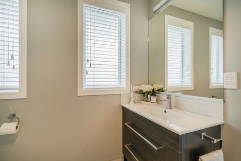 Photo of property in 7 Ronomor Place, Whitianga, 3510