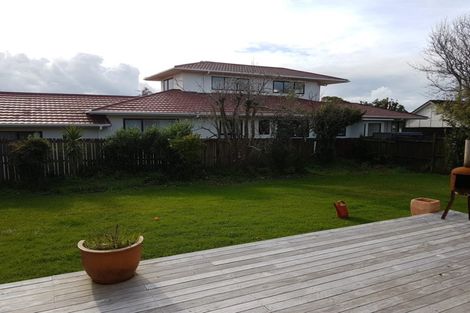 Photo of property in 112 Hutchinsons Road, Bucklands Beach, Auckland, 2014