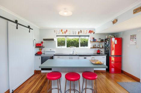 Photo of property in 35 Shortt Street, Foxton Beach, Foxton, 4815