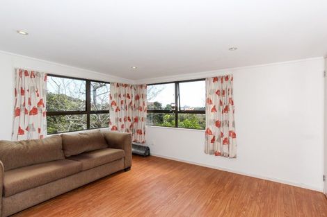 Photo of property in 12 Ridge Lane, New Plymouth, 4310