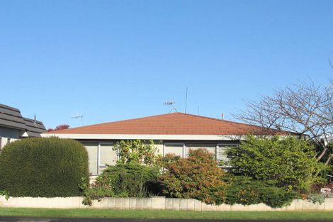 Photo of property in 2/500 Avenue Road West, Hastings, 4122