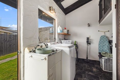 Photo of property in 19 Neri Crescent, Pomare, Rotorua, 3015