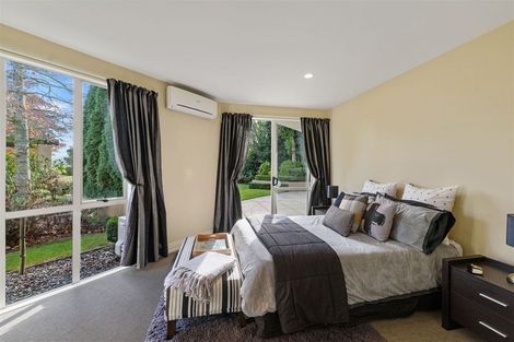 Photo of property in 6 Leabridge Mews, Harewood, Christchurch, 8051