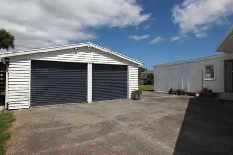 Photo of property in 16 Mark Perreau Place, Foxton, 4814