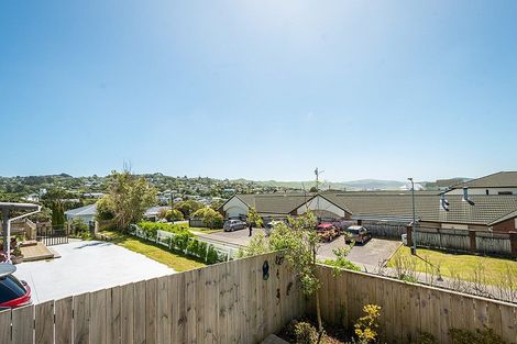 Photo of property in 29 Petherick Crescent, Johnsonville, Wellington, 6037