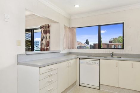 Photo of property in 1/24 Fourth Avenue, Tauranga, 3110