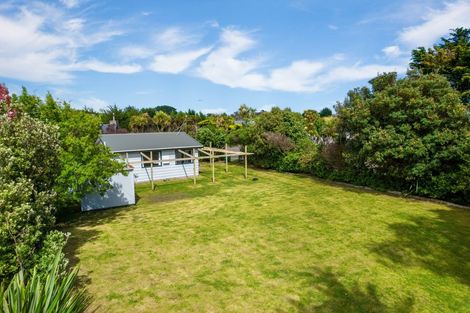 Photo of property in 8 Sand Dune Grove, Waikawa Beach, Manakau, 5573