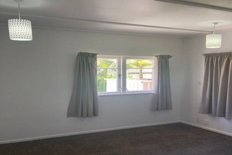 Photo of property in 15 Hattaway Avenue, Bucklands Beach, Auckland, 2012