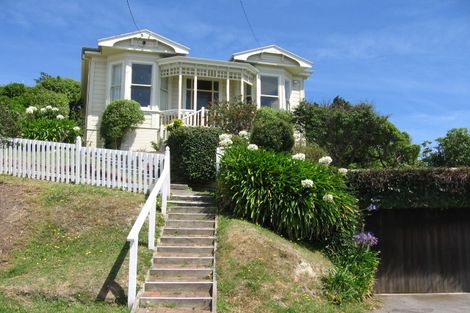 Photo of property in 6 Mertoun Terrace, Highbury, Wellington, 6012