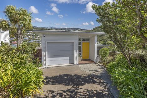 Photo of property in 121 Nevay Road, Miramar, Wellington, 6022