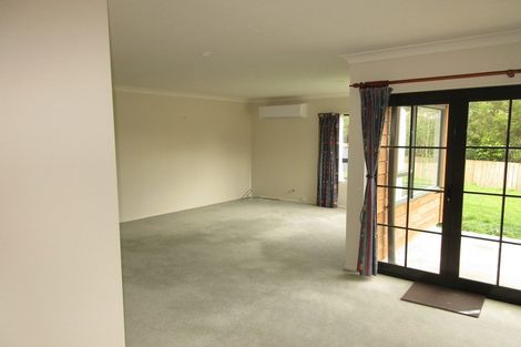 Photo of property in 6/15 Glanmire Road, Newlands, Wellington, 6037