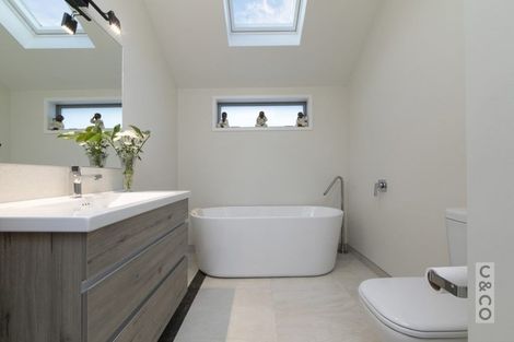 Photo of property in 1 Tauwaka Crescent, Riverhead, 0820