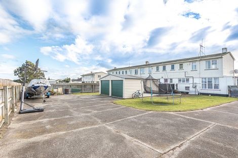 Photo of property in 54 Matipo Street, Castlecliff, Whanganui, 4501