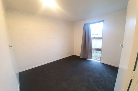 Photo of property in 16 Westmere Place, Takaro, Palmerston North, 4412
