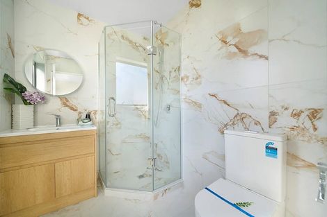 Photo of property in 3/11 Sarona Avenue, Glen Eden, Auckland, 0602