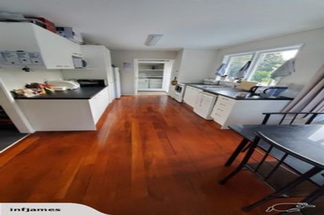 Photo of property in 146 Glenfield Road, Birkenhead, Auckland, 0626