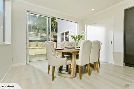 Photo of property in 12 Barrique Road, Kumeu, 0810