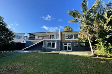 Photo of property in 25 Bradbury Road, Botany Downs, Auckland, 2010