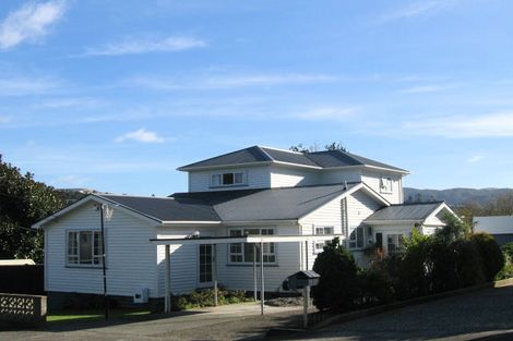 Photo of property in 11 Kennedy Grove, Stokes Valley, Lower Hutt, 5019