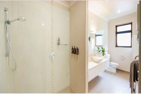 Photo of property in 7 Titirangi Drive, Fitzherbert, Palmerston North, 4471